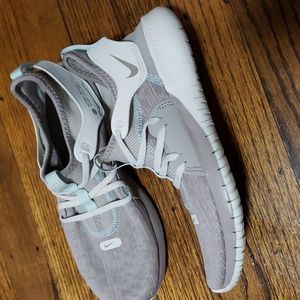 Nike Flex running shoes NWOT